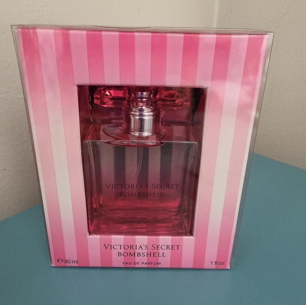 Victoria's Secret Bombshell Eau de Parfum, 1.0 Spray, New